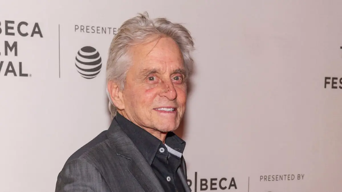 Michael Douglas trifft zum ersten Mal seinen Enkelsohn