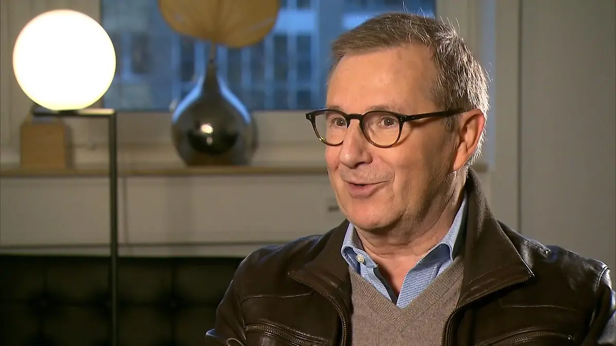 Der Ex-"Tagesschau"-Sprecher "will mal was anderes machen" Moderator Jan Hofer bei "Let's Dance"