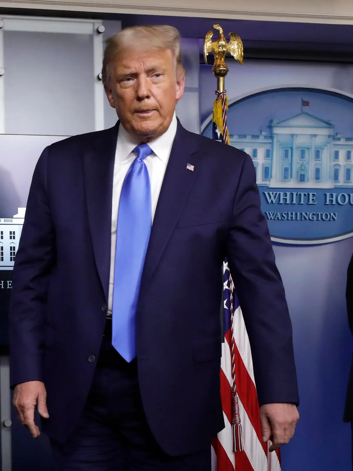  United States President Donald J. Trump departs as White House adviser on coronavirus Scott Atlas follows after his news conference at the White House in Washington on September 23, 2020. PUBLICATIONxNOTxINxUSA Copyright: xYurixGripasx/xPoolxviaxCNPx/MediaPunchx
