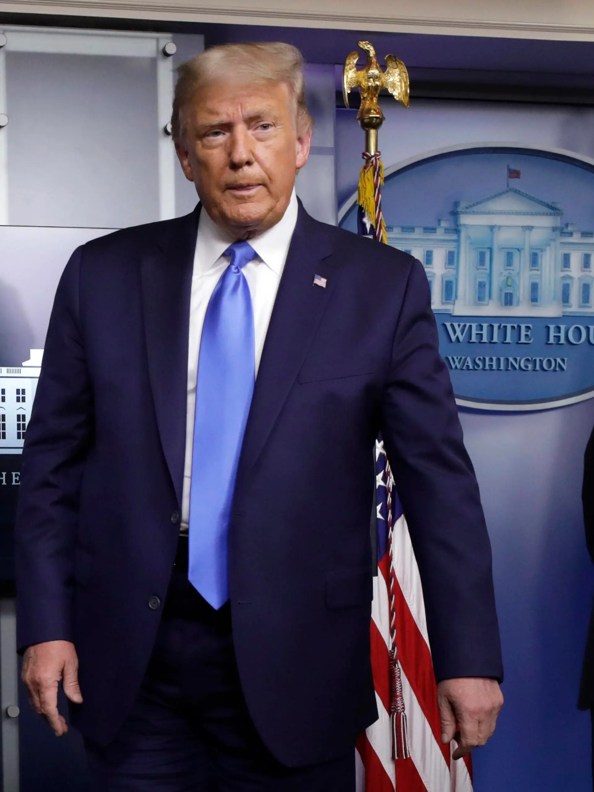  United States President Donald J. Trump departs as White House adviser on coronavirus Scott Atlas follows after his news conference at the White House in Washington on September 23, 2020. PUBLICATIONxNOTxINxUSA Copyright: xYurixGripasx/xPoolxviaxCNPx/MediaPunchx