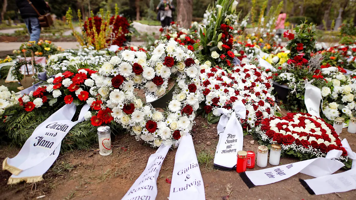 Trauerfeier und Beerdigung von Willi Herren auf dem Melaten Friedhof. Köln, 05.05.2021 *** Funeral service and burial of Willi Herren at Melaten Cemetery Cologne, 05 05 2021 Foto:xC.xHardtx/xFuturexImage