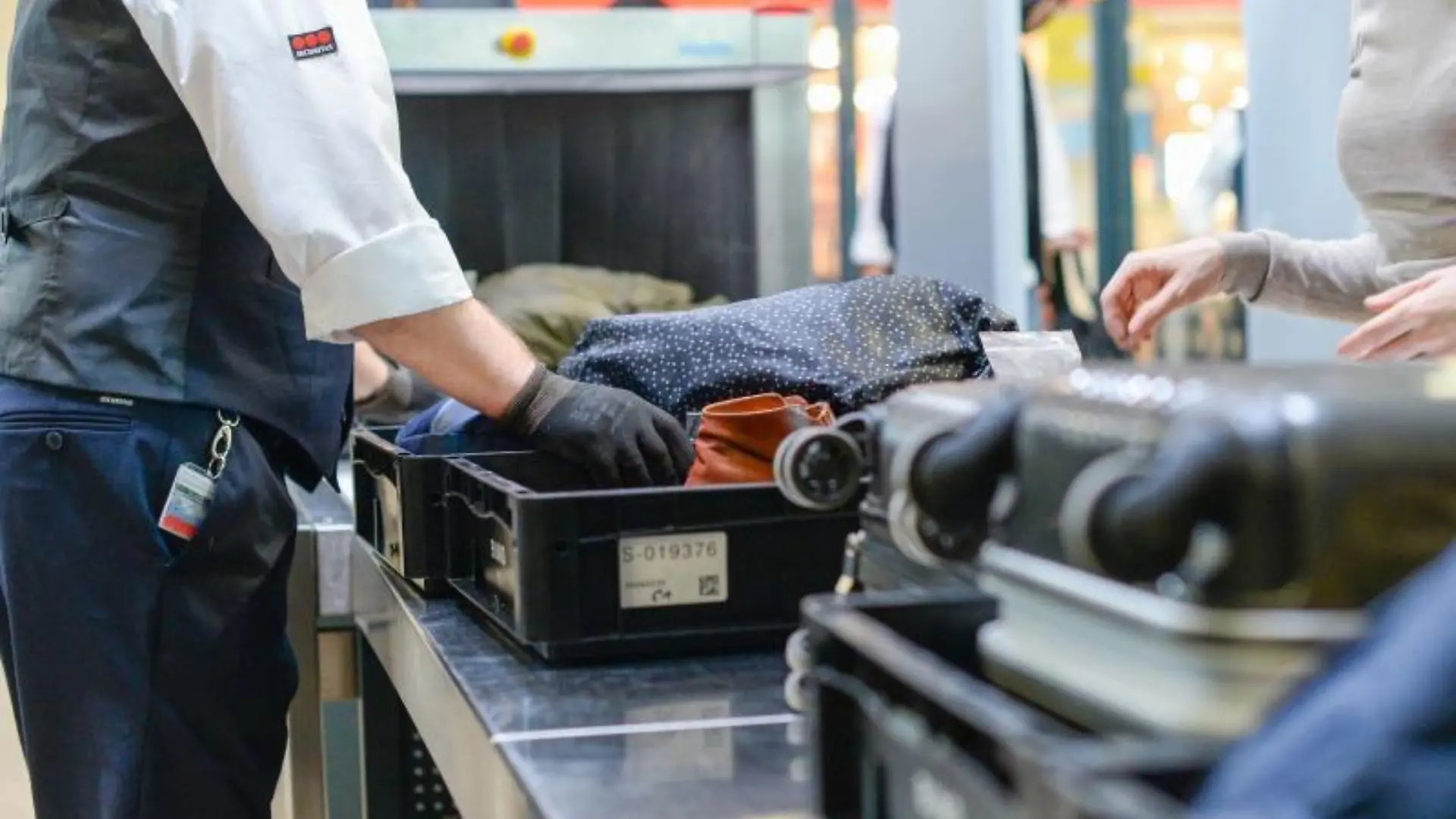 Gepäckkontrollen am Flughafen Tegel