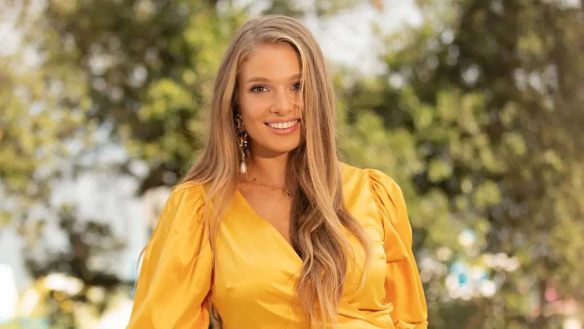 Lola Weippert (24) übernimmt ab sofort exklusiv mehrere Moderationen für Love Realitys von TVNOW und weitere TV-Produktionen der Mediengruppe RTL.

Die Verwendung des sendungsbezogenen Materials ist nur mit dem Hinweis und Verlinkung auf TVNOW gestattet.