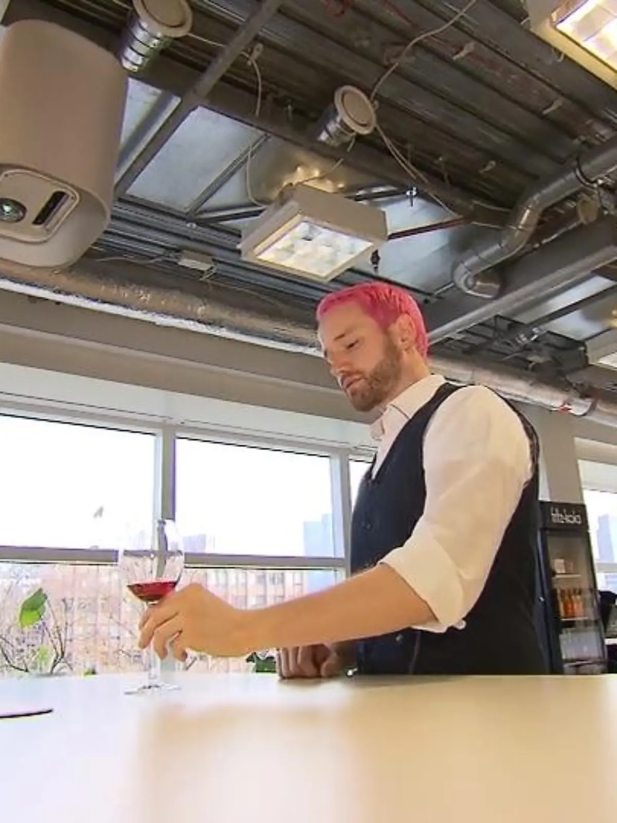 Julian Meier aus Frankfurt hat sich etwas richtig Schlaues ausgedacht: Mit "Lampix" hat der 32-Jährige ein Bestellsystem entwickelt, dass unseren Restaurantbesuch - wenn er denn mal wieder stattfinden darf - revolutionieren könnte.
