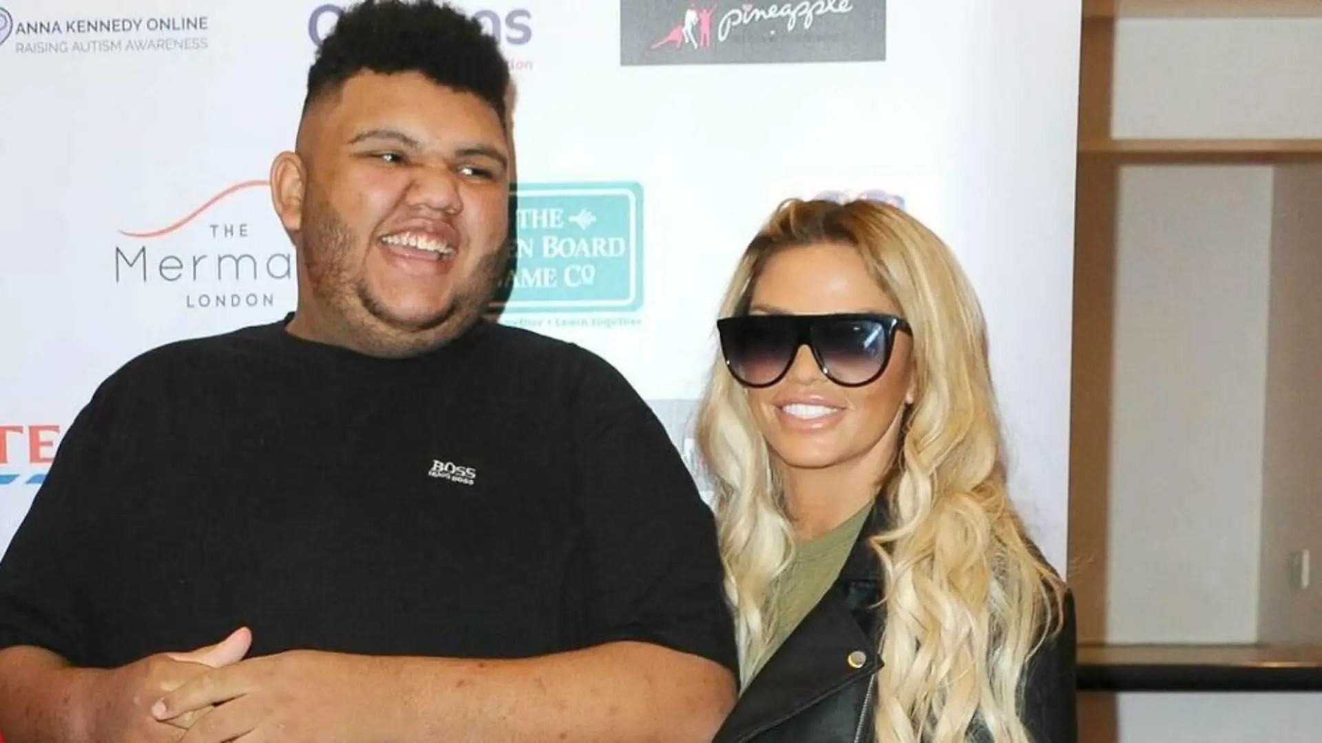 Katie Price gibt Sohn Harvey schweren Herzens in ein betreutes Wohnen