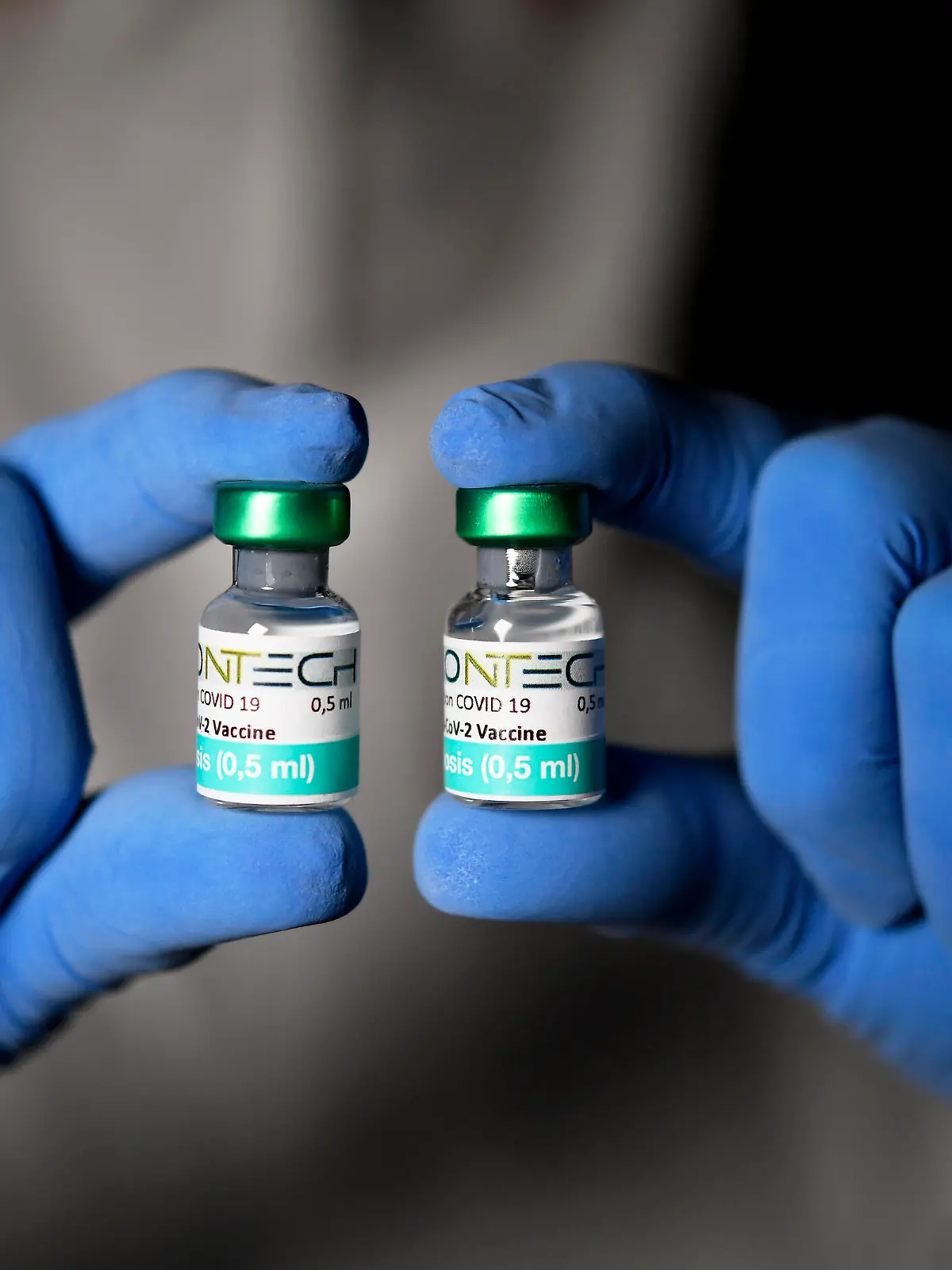  BIONTECH Impfstoff SYMBOLBILD / STOCK FOTO COVID 19 SARS-CoV-2 VACCINE Impfung- Impfstoff Stock Bilder vom 22.11.2020 Meerbusch *** BIONTECH Vaccine SYMBOL IMAGE CANE PHOTO COVID 19 SARS CoV 2 VACCINE Vaccine Vaccine Cane Pictures from 22 11 2020 Meerbusch