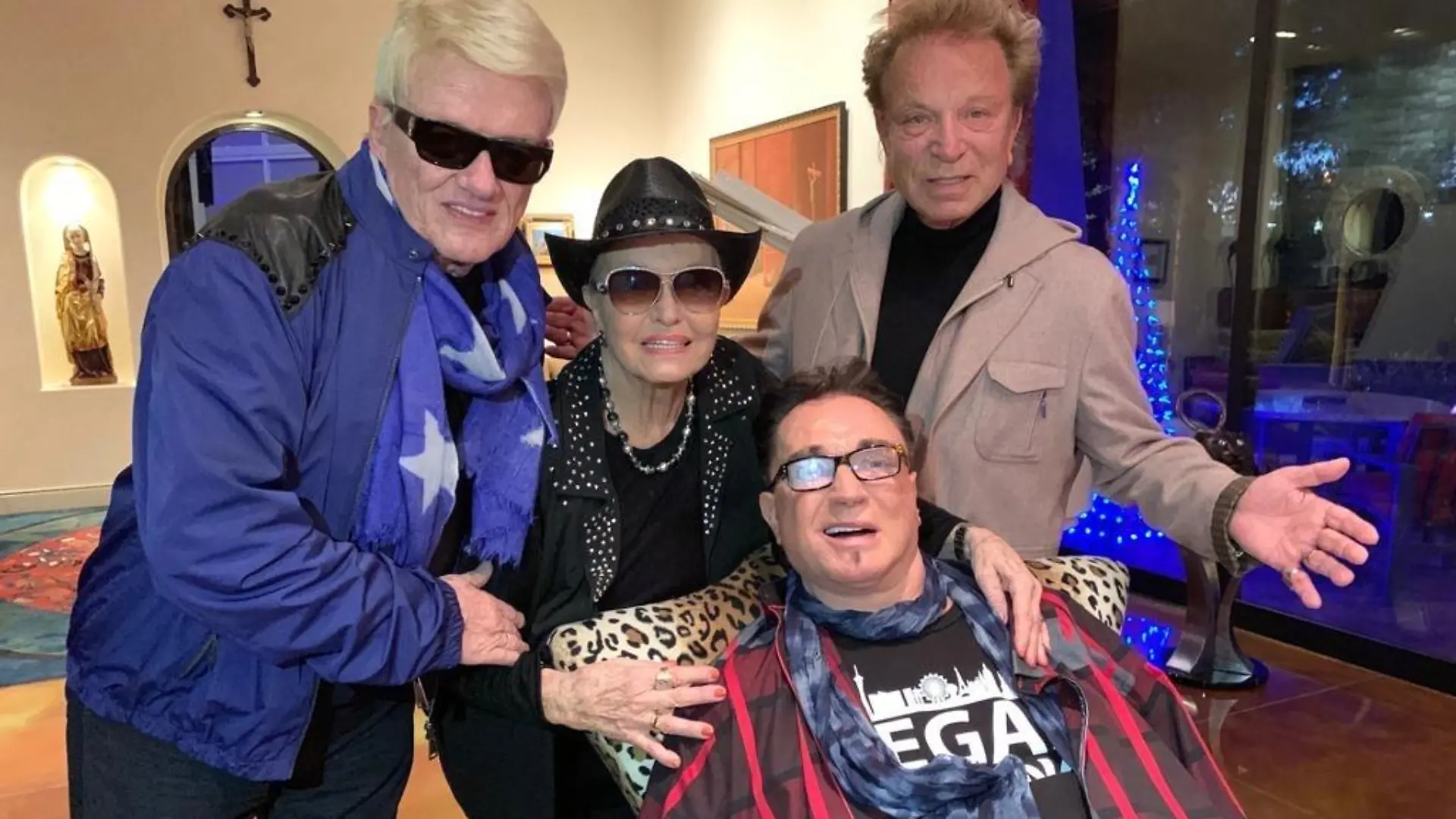 Das letzte gemeinsame Foto, entstand bei HEINOs 80. Geburtstag im Dez. 2018 in Las Vegas. (v.l.n.r.: Heino, Ehefrau Hannelore Kramm, Roy Horn, Siegfried Fischbacher)