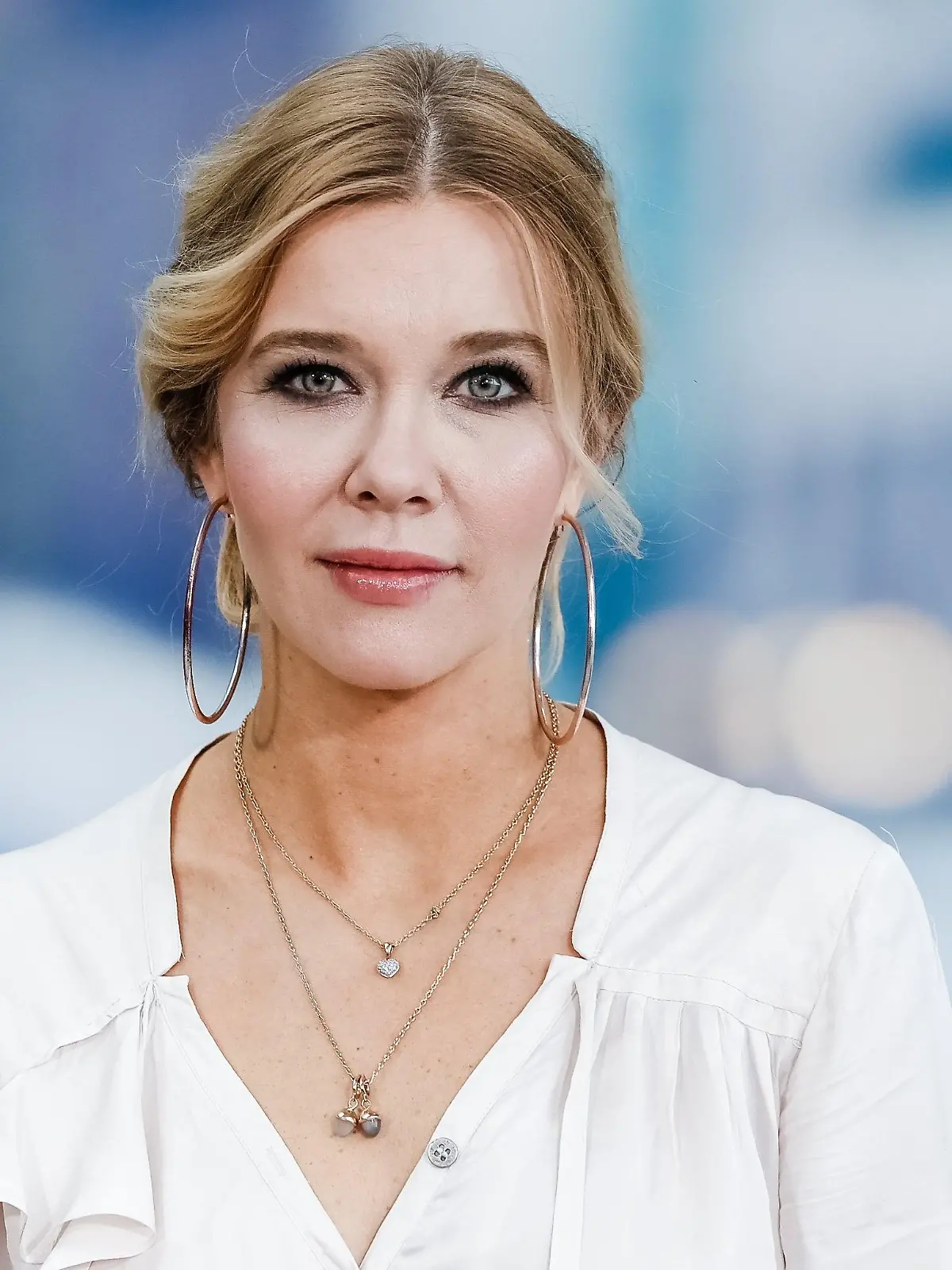 ARCHIV - 16.05.2019, Hamburg: Die Moderatorin Laura Karasek präsentiert ihre neue Talskshow "Laura Karasek - Zart am Limit", die ab dem 4. Juli auf ZDF-Neo zu sehen sein wird.   (zu dpa "Moderatorin Laura Karasek lebt gerne exzessiv") Foto: Markus Scholz/dpa +++ dpa-Bildfunk +++