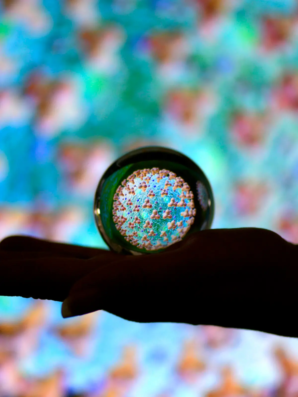 Coronavirus auf der Hand