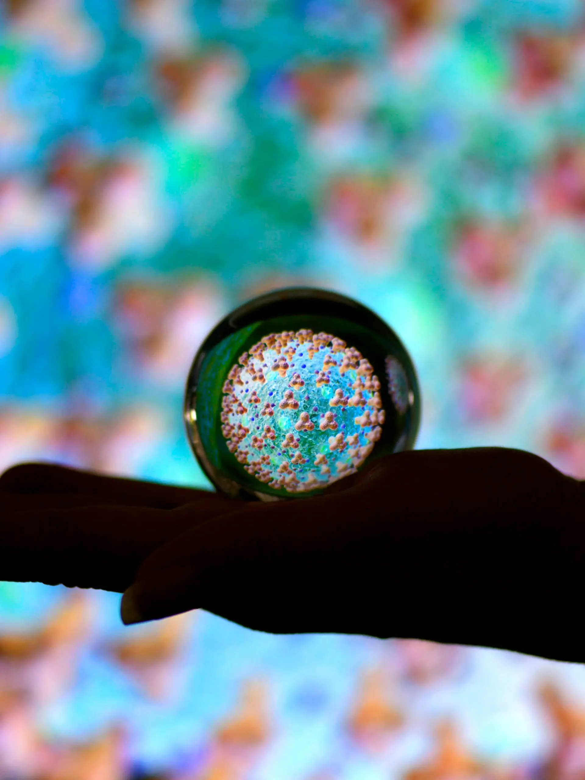Coronavirus auf der Hand