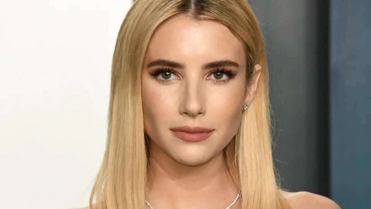 09 February 2020 - Los Angeles, California - Emma Roberts. 2020 Vanity Fair Oscar Party following the 92nd Academy Awards held at the Wallis Annenberg Center for the Performing Arts. Photo Credit: Birdie Thompson/AdMedia 251037 2020-02-09 CA Los Angeles Etats-Unis PUBLICATIONxINxGERxAUTxONLY Copyright: xAdMediax STAR251037416