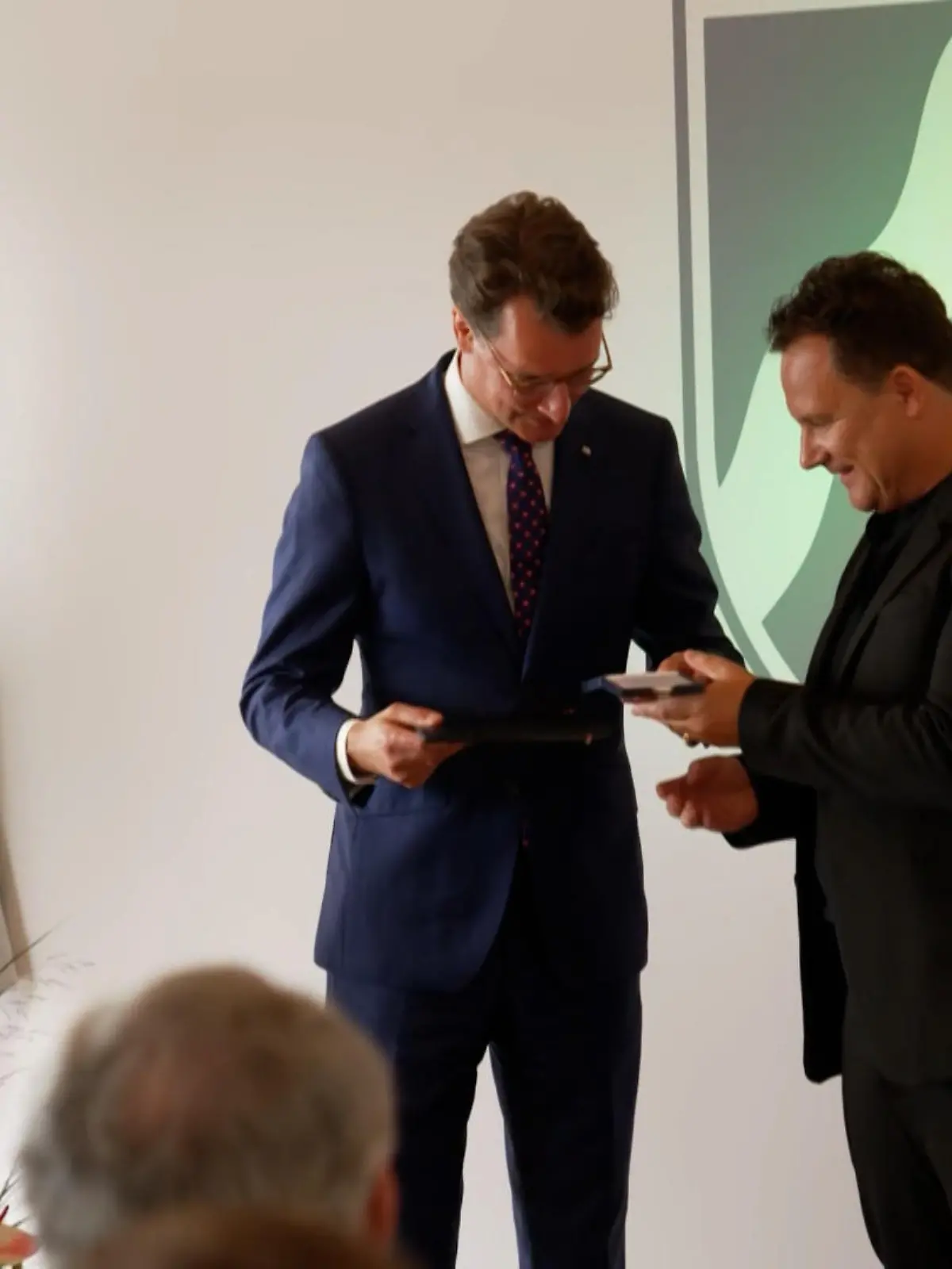 Bild zu: "Preis für Modedesigner Kretschmer"