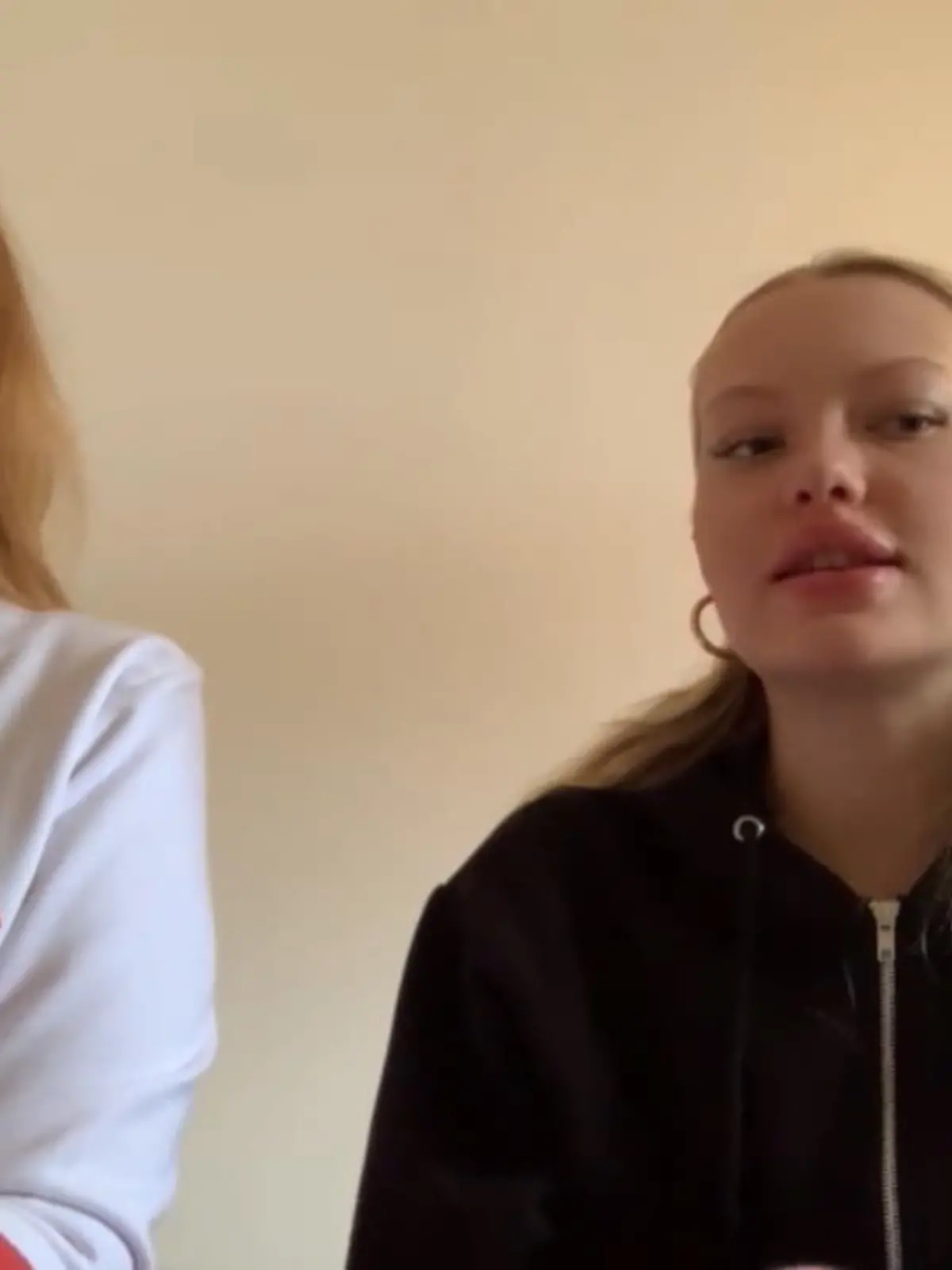 Bild zu: "Cheyenne Ochsenknecht mit Mama Natascha über ihr Baby"