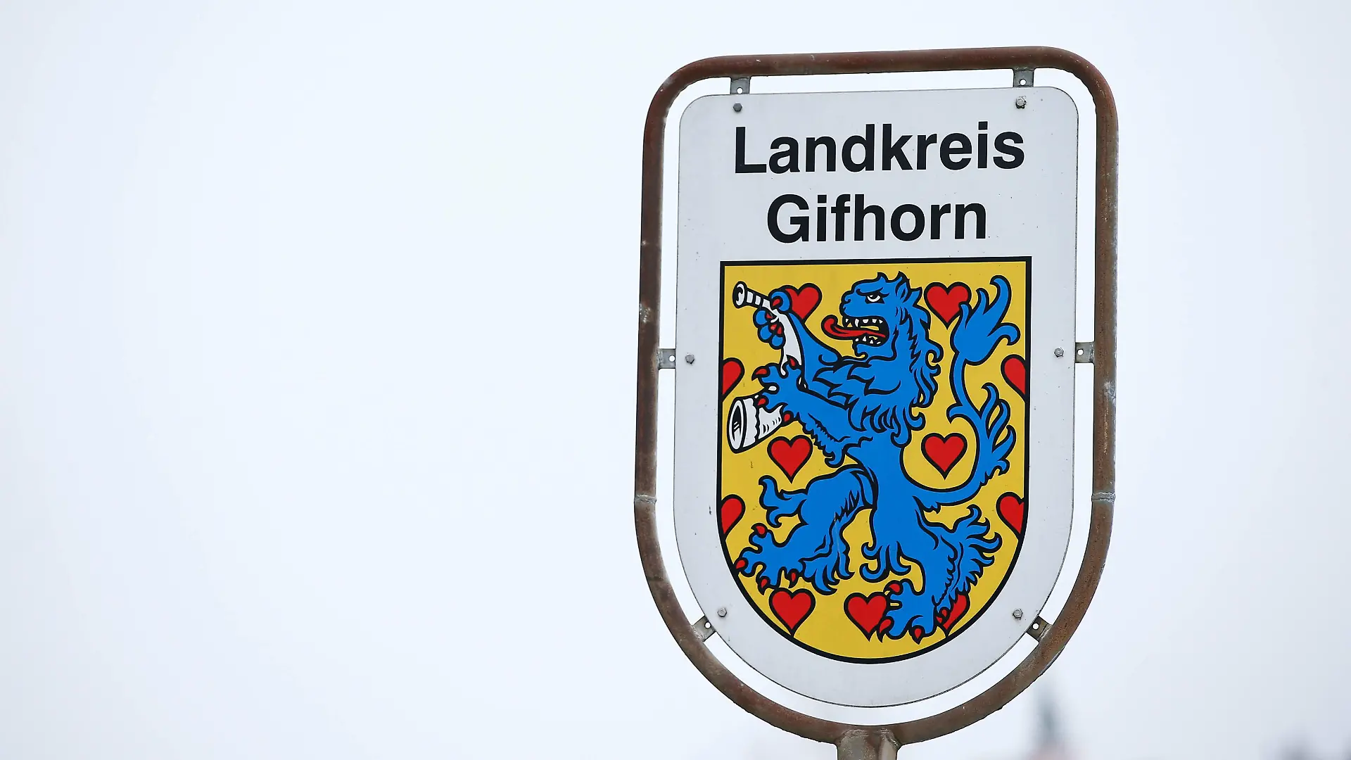 09.01.2021, xtgx, Symbolfotos Landkreis Gifhorn, der Landkreis Gifhorn ist mit einer Inzidenz von ueber 200 derzeit der am staerksten betroffene Kreis in Niedersachsen. Nach den Beschluessen der Bundes- und Landesregierung koennen ab einer Inzidenz von 200 Ausgangsbeschraenkungen angeordnet werden. Ruehen *** 09 01 2021, xtgx, Symbolfotos County Gifhorn, the county Gifhorn is with an incidence of more than 200 currently the most affected county in Lower Saxony According to the decisions of the federal and state government can be ordered from an incidence of 200 output restrictions Ruehen
