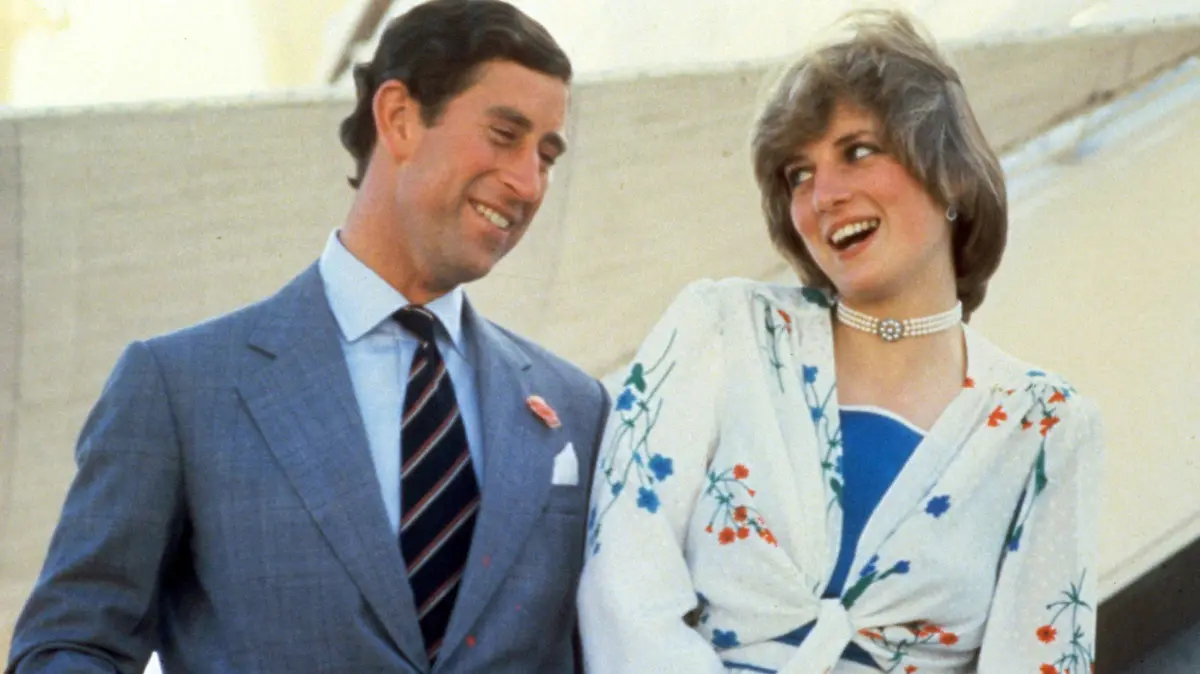  Prinzessin Diana neben ihrem Mann Prinz Charles von Wales Großbritannien - PUBLICATIONxINxGERxSUIxAUTxONLY CLB019542