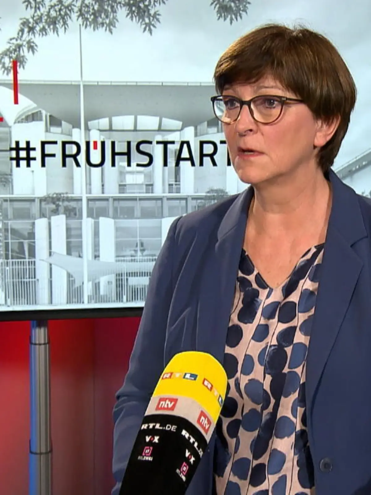 Bild zu: "Esken findet Spahn-Entmachtung richtig"