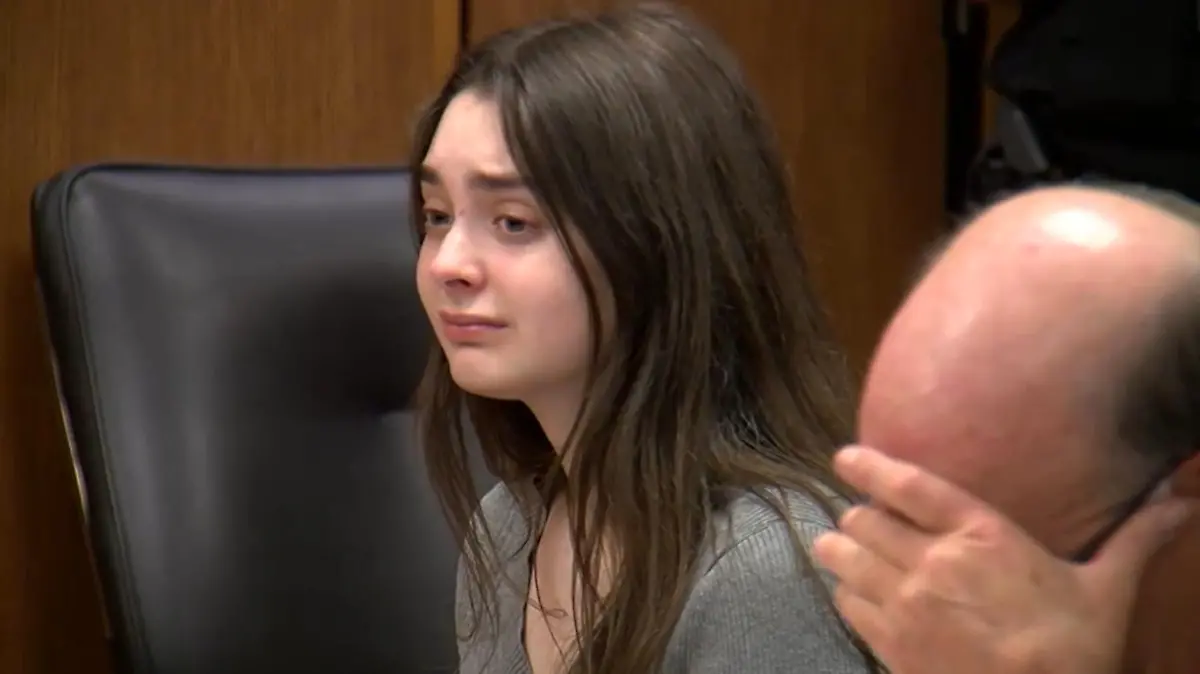 Mackenzie brach vor Gericht in Tränen aus.