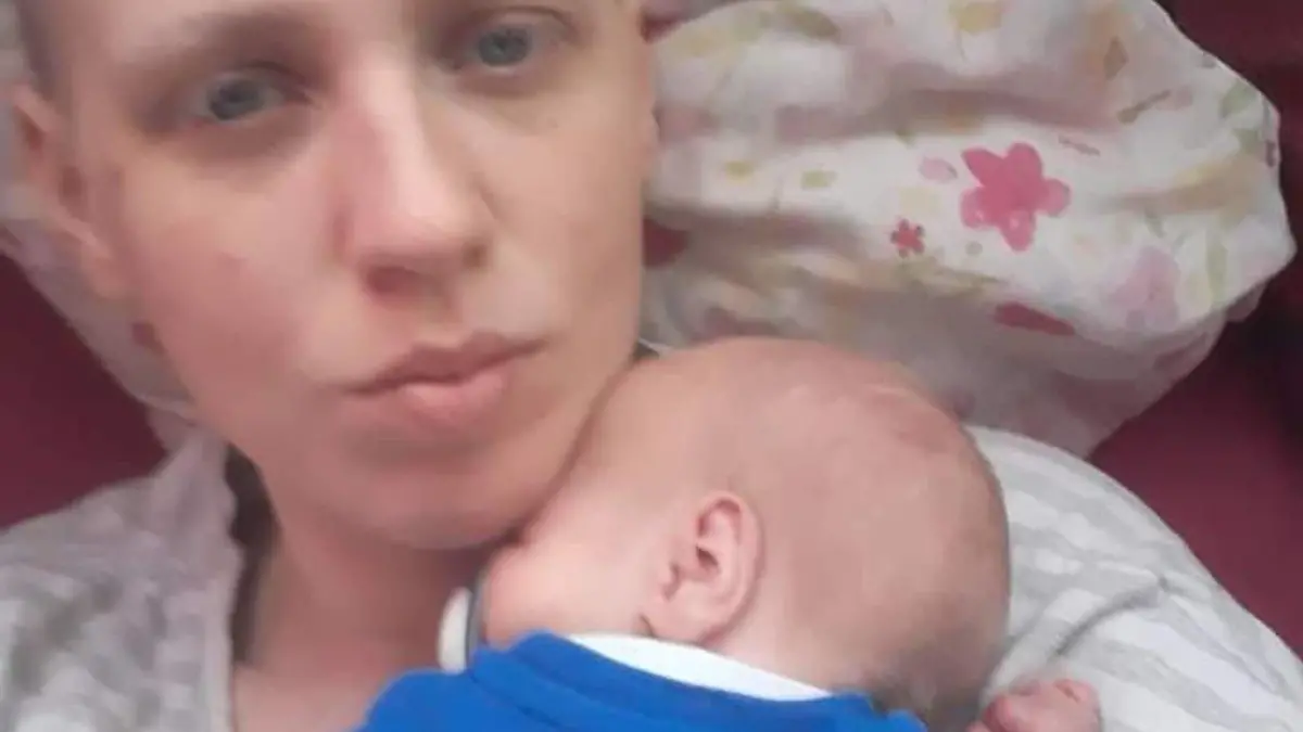 Sarah Milgner mit ihrem Baby