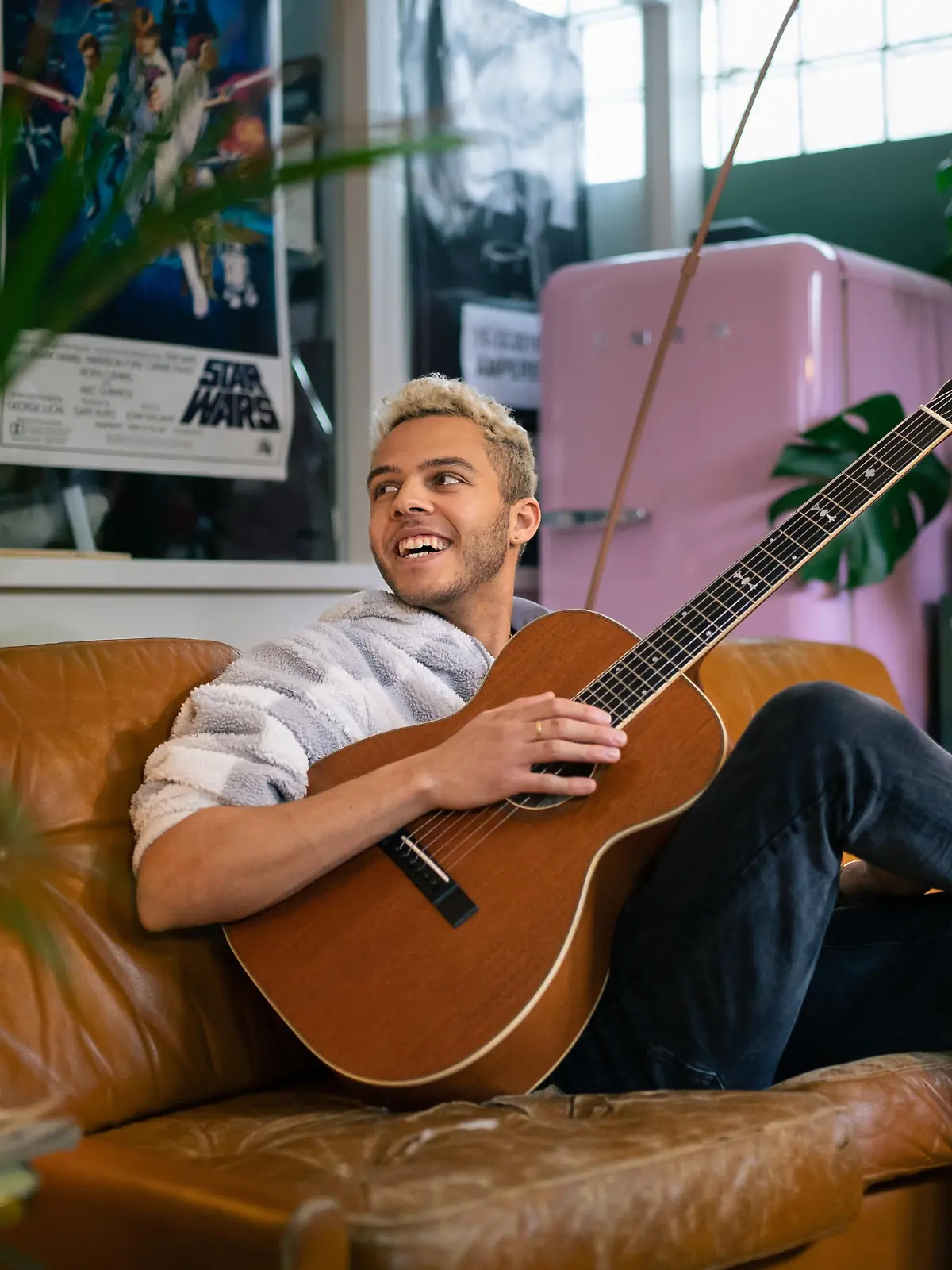 Wer hat Lust, den ESC am 13. Mai mit Malik Harris in dessen Tonstudio zu gucken?