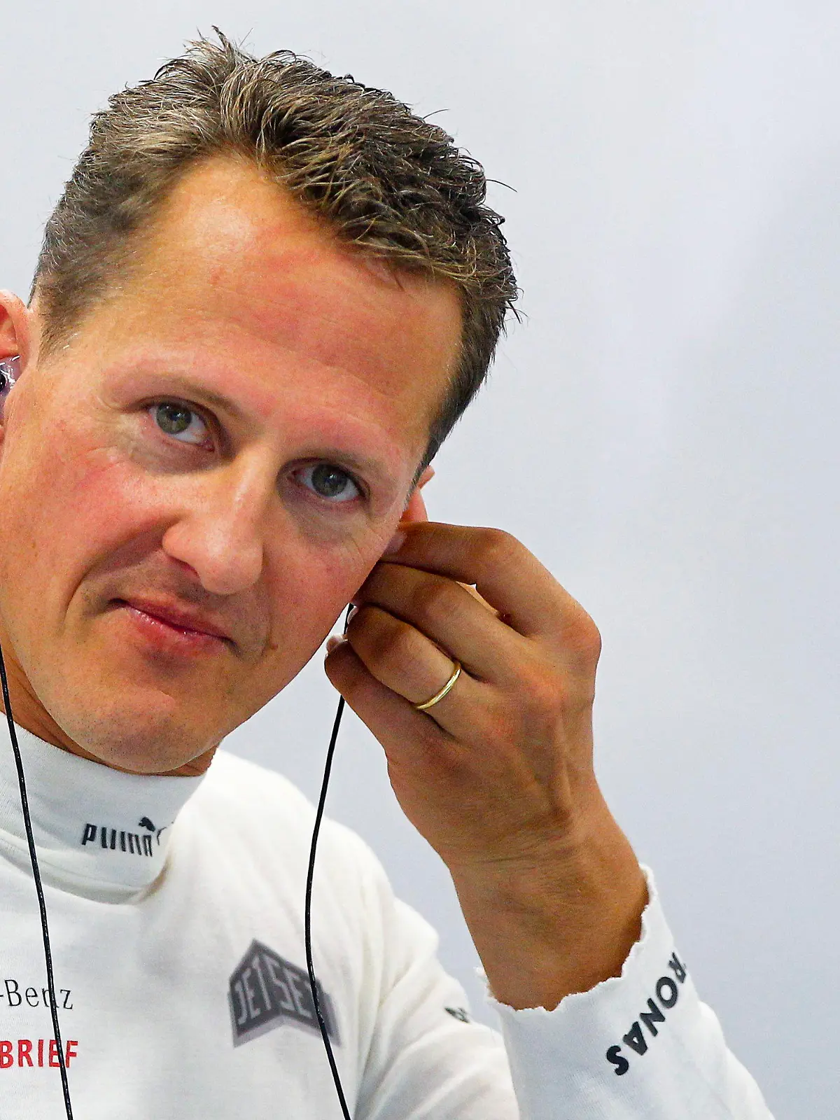 ARCHIV - 21.09.2012, Singapur: Der Formel-1-Fahrer Michael Schumacher beim Training zum Formel 1 Grand Prix. (zu dpa:"Der Ski-Unfall von Michael Schumacher und die Folgen" vom 26.12.2018) Foto: Diego Azubel/EPA FILES/dpa +++ dpa-Bildfunk +++