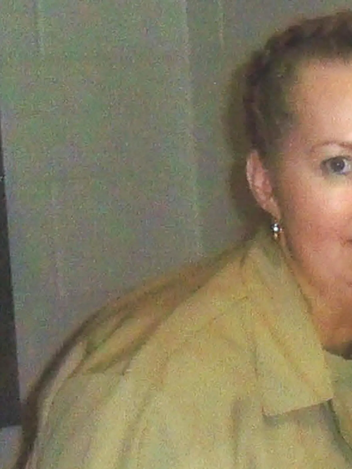 FILE PHOTO: Lisa Montgomery, a federal prison inmate scheduled for execution on December 8, 2020, poses at the Federal Medical Center (FMC) Fort Worth in an undated photograph.   Courtesy of Attorneys for Lisa Montgomery/Handout via REUTERS./File Photo