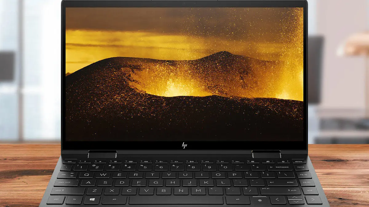 HP-Notebook im Wohnzimmer.