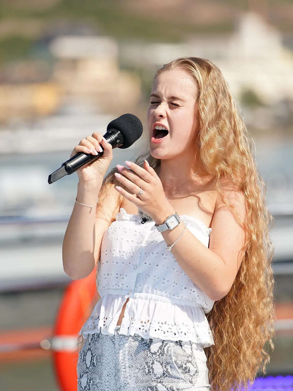 DSDS-Kandidatin Zoè-Priscilla Hannemann (18) singt „At Last“ beim Casting von "Deutschland sucht den Superstar 2021.