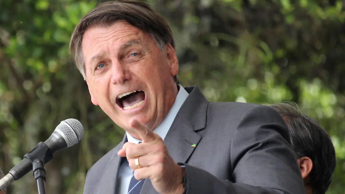 18.12.2020, Brasilien, Rio De Janeiro: Jair Bolsonaro, Präsident von Brasilien, spricht während der Graduierung von Polizisten. (Zu dpa: «Bolsonaro hält Eile bei Corona-Impfung für «nicht gerechtfertigt»») Foto: Fausto Maia/TheNEWS2 via ZUMA Wire/dpa +++ dpa-Bildfunk +++