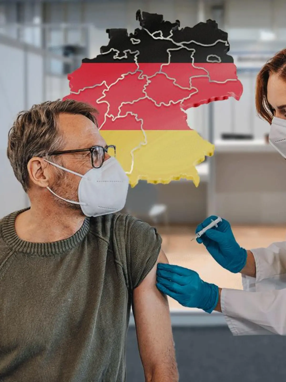 Ein Mann bekommt die Impfung von einer Ärztin.