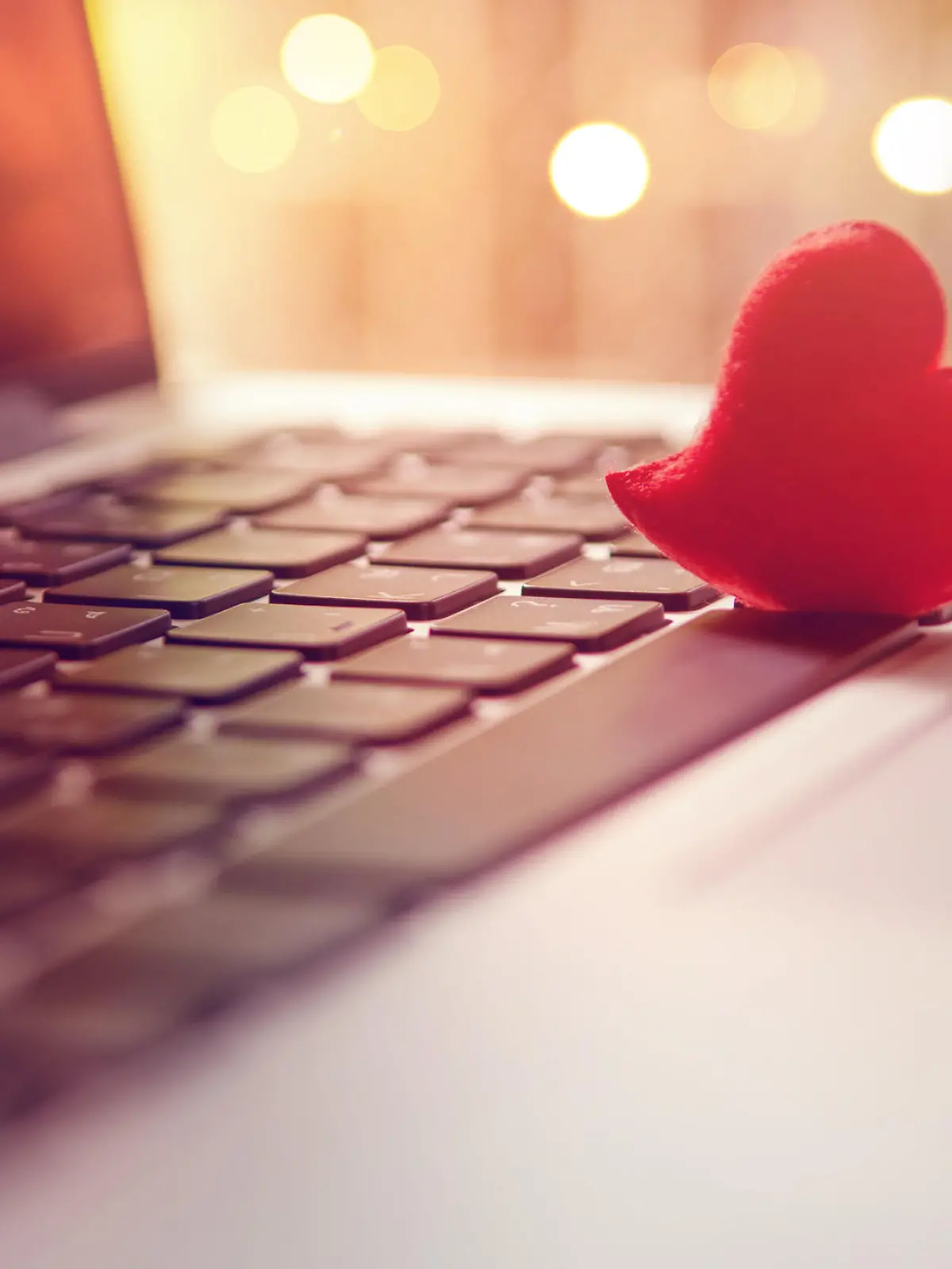 Viele Singles suchen die Liebe online.
