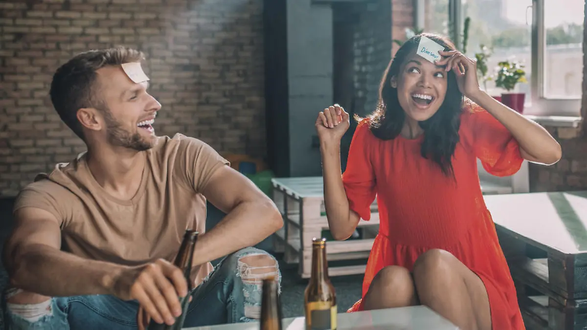 Silvesterspaß: Die besten Partyspiele