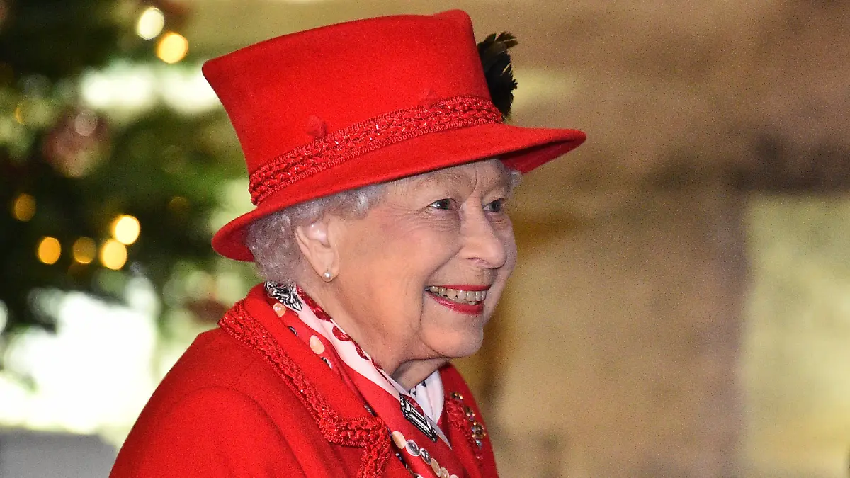 . 08/12/2020. Windsor , United Kingdom. Queen Elizabeth II , Prince of Wales and Camilla, the Duchess of Cornwall, with Prince William and Kate Middleton, the Duke and Duchess of Cambridge at Windsor Castle, United Kingdom. The Royals thanked local volunteers and key workers following the end of Will & Kates Royal Train tour of the UK. PUBLICATIONxINxGERxSUIxAUTxHUNxONLY xPoolx/xi-Imagesx IIM-21894-0011