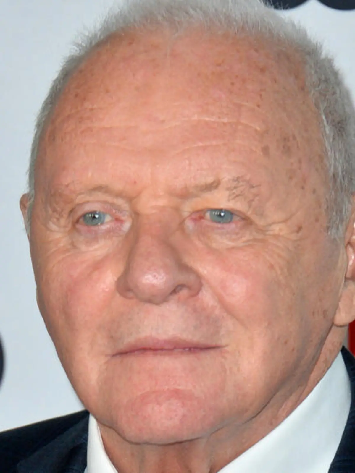 In Twitter-Video: Sir Anthony Hopkins feiert 45 Jahre ohne Alkohol