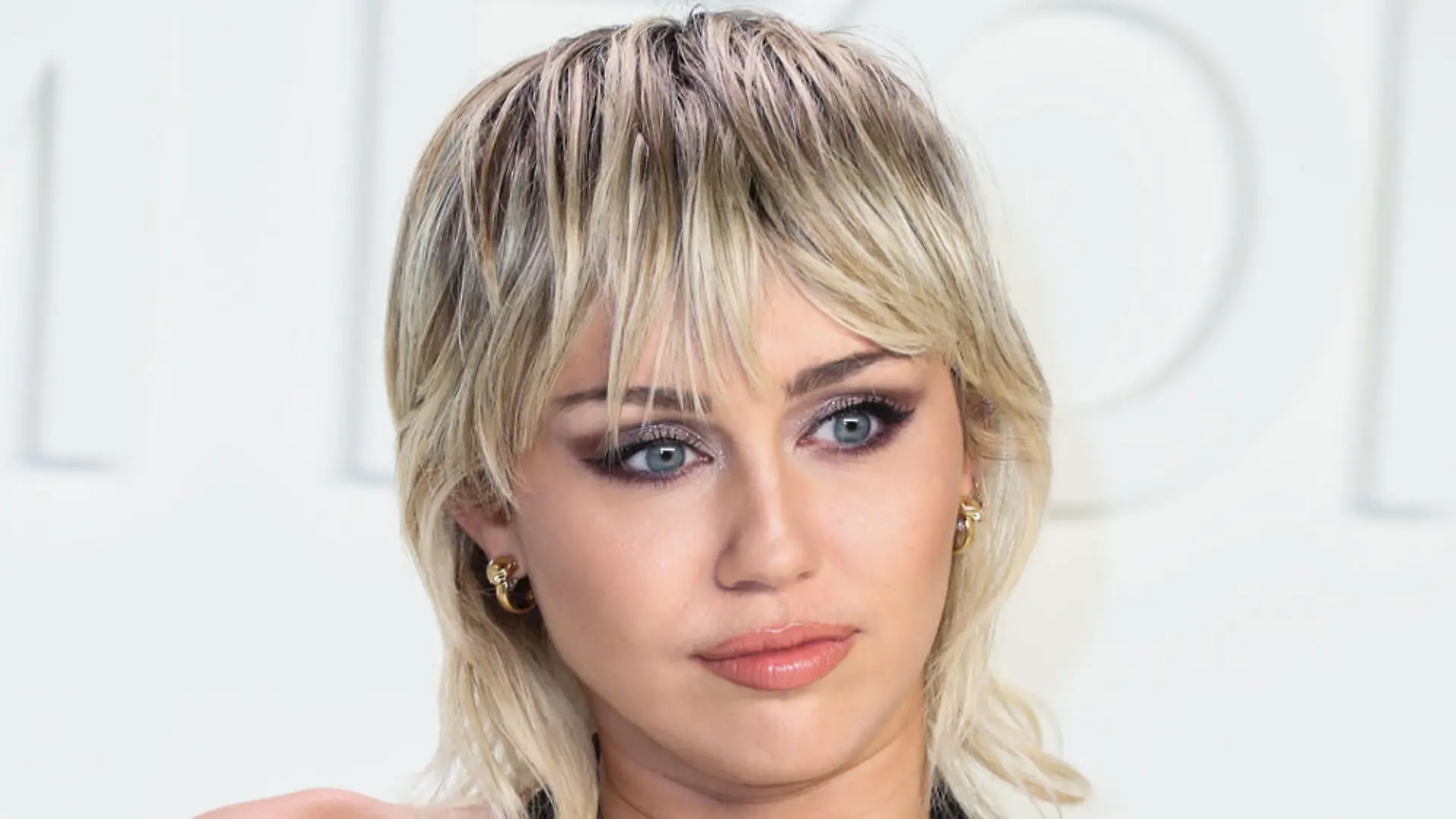 Miley Cyrus findet Harry Styles "wirklich gut aussehend"