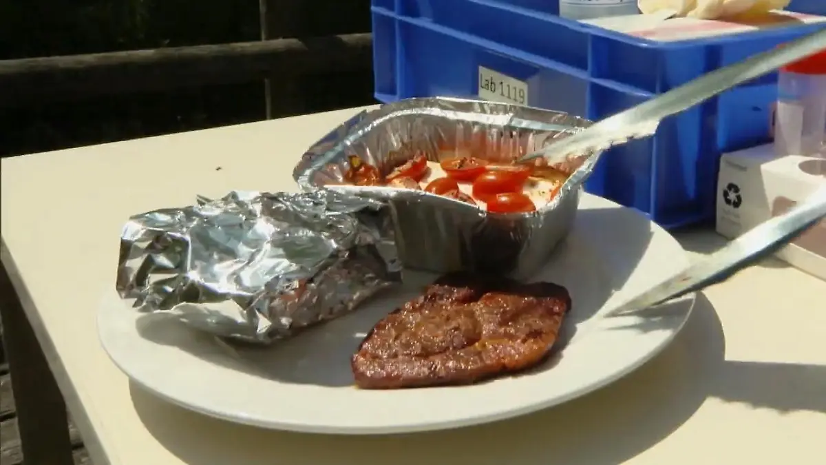 Achtung! So schädlich ist Alufolie beim Grillen Arzt warnt vor Ablagerung in Hirn und Organen