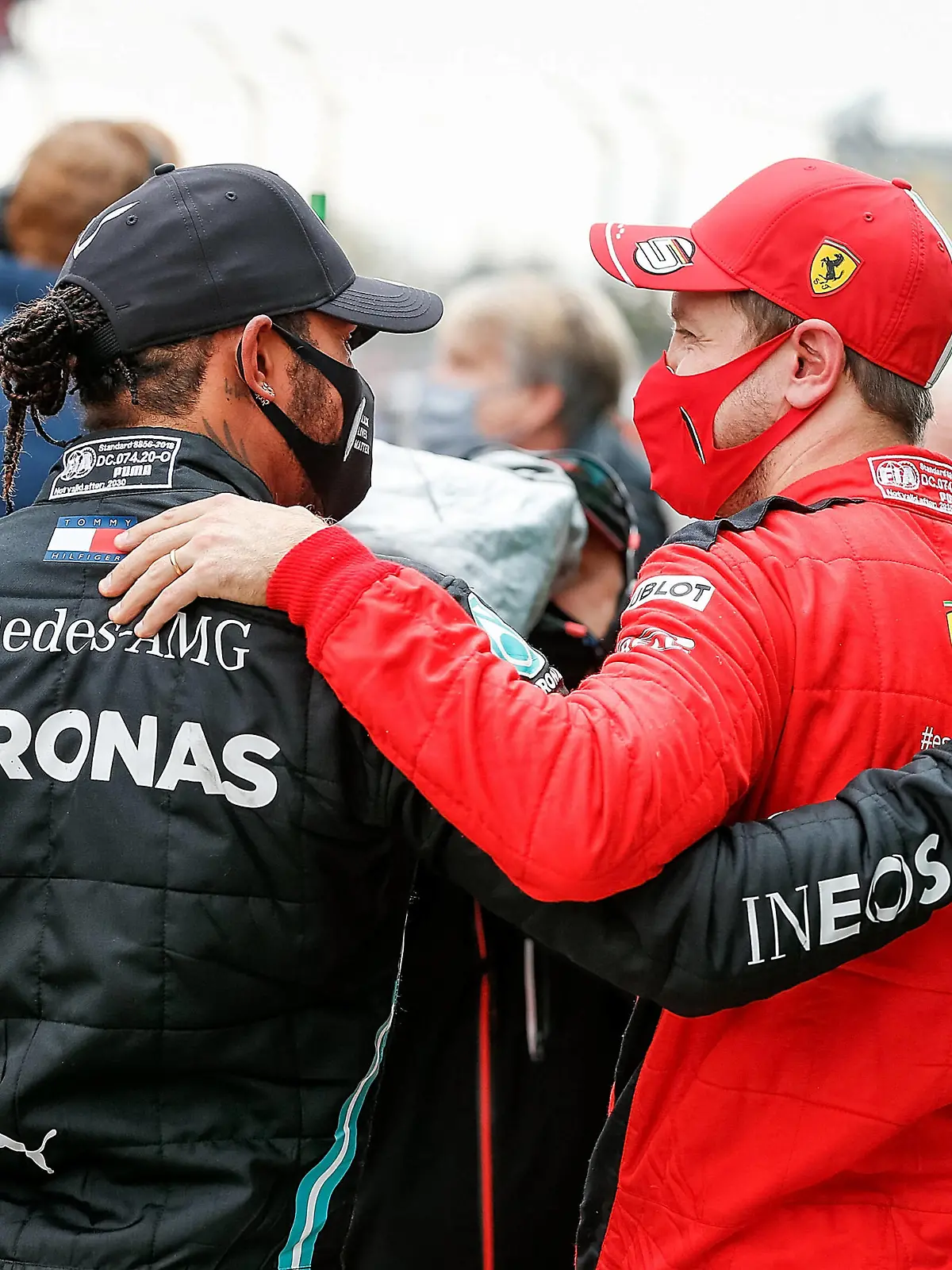 Formula 1 DHL Turkish Grand Prix 2020 / 15.11.2020, Istanbul Park Circuit, Istanbul, Formula 1 DHL Turkish Grand Prix 2020 ,im Bild Lewis Hamilton GB 44, Mercedes-AMG Petronas F1 Team, Sebastian Vettel GER 5, Scuderia Ferrari *** Formula 1 DHL Turkish Grand Prix 2020 15 11 2020, Istanbul Park Circuit, Istanbul, Formula 1 DHL Turkish Grand Prix 2020 ,in the picture Lewis Hamilton GB 44 , Mercedes AMG Petronas F1 Team, Sebastian Vettel GER 5 , Scuderia Ferrari nordphotoxBratic nph00250 