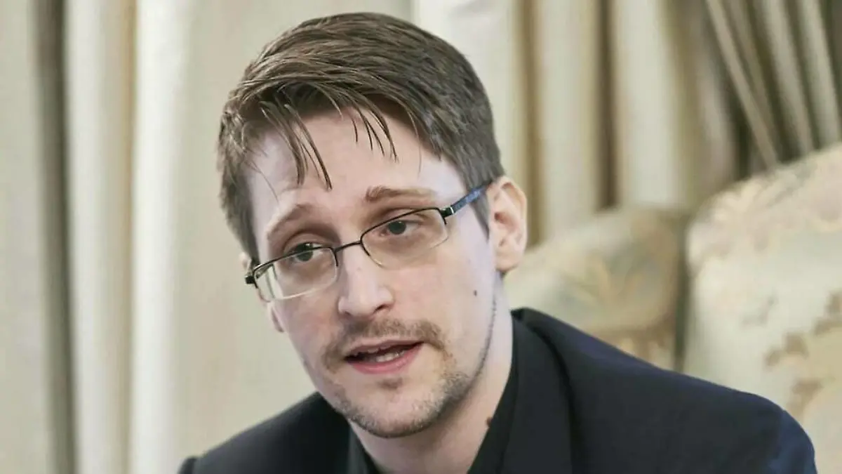 Edward Snowden im Vaterglück
