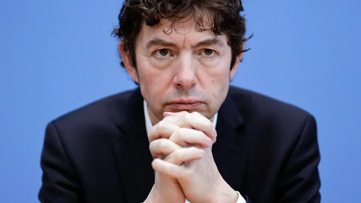 02.03.2020, Berlin, Deutschland - Pressekonferenz: Unterrichtung des Bundesministeriums fuer Gesundheit zum Umgang mit dem Coronavirus. Foto: Prof. Dr. Christian Drosten, Direktor Institut fuer Virologie, Charite Berlin. *** 02 03 2020, Berlin, Germany Press conference Briefing of the Federal Ministry of Health on handling the coronavirus Photo Prof Dr Christian Drosten, Director Institute of Virology, Charite Berlin