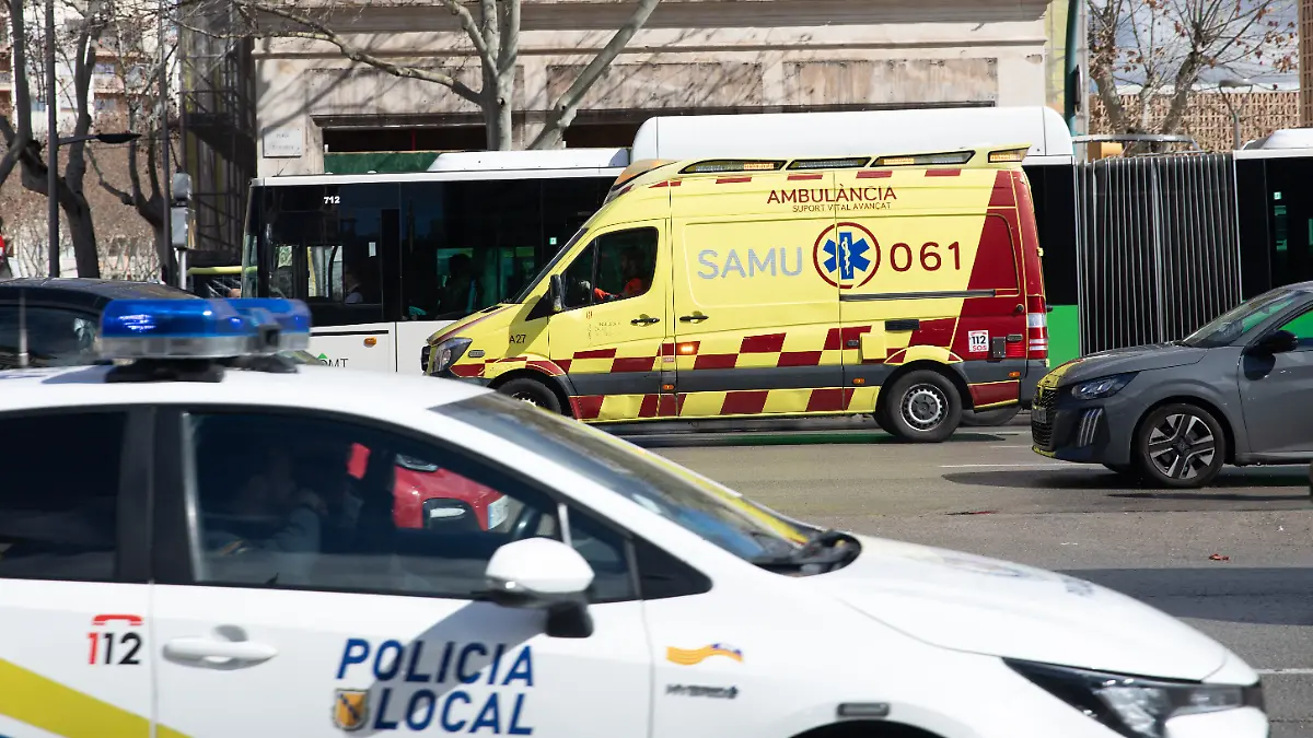 Rettungswagen und Streifenwagen auf Mallorca