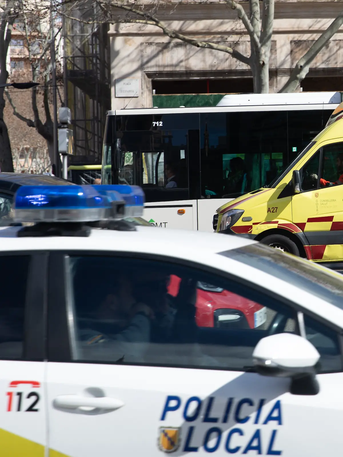 Rettungswagen und Streifenwagen auf Mallorca
