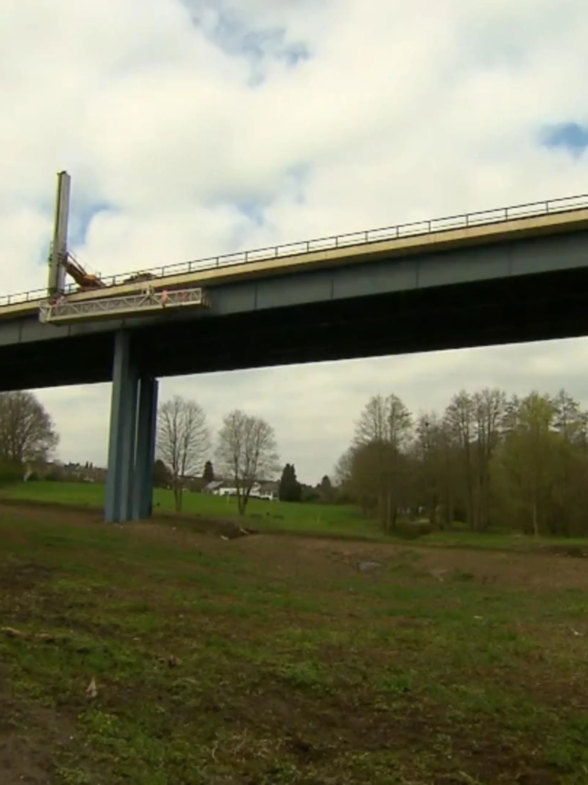 Bild zu: "Haarbachtalbrücke bald dicht?"