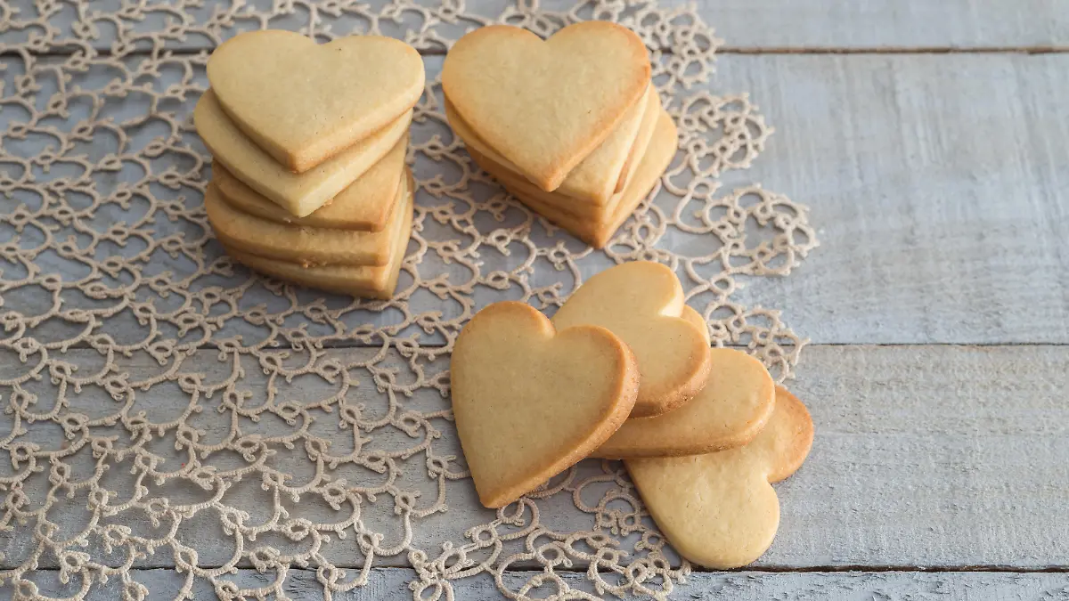 Heart shaped valentine's butter cookies