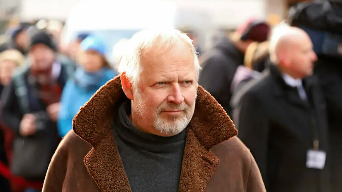 "Tatort"-Star Axel Milberg vermisst die Gesichter wegen der Masken