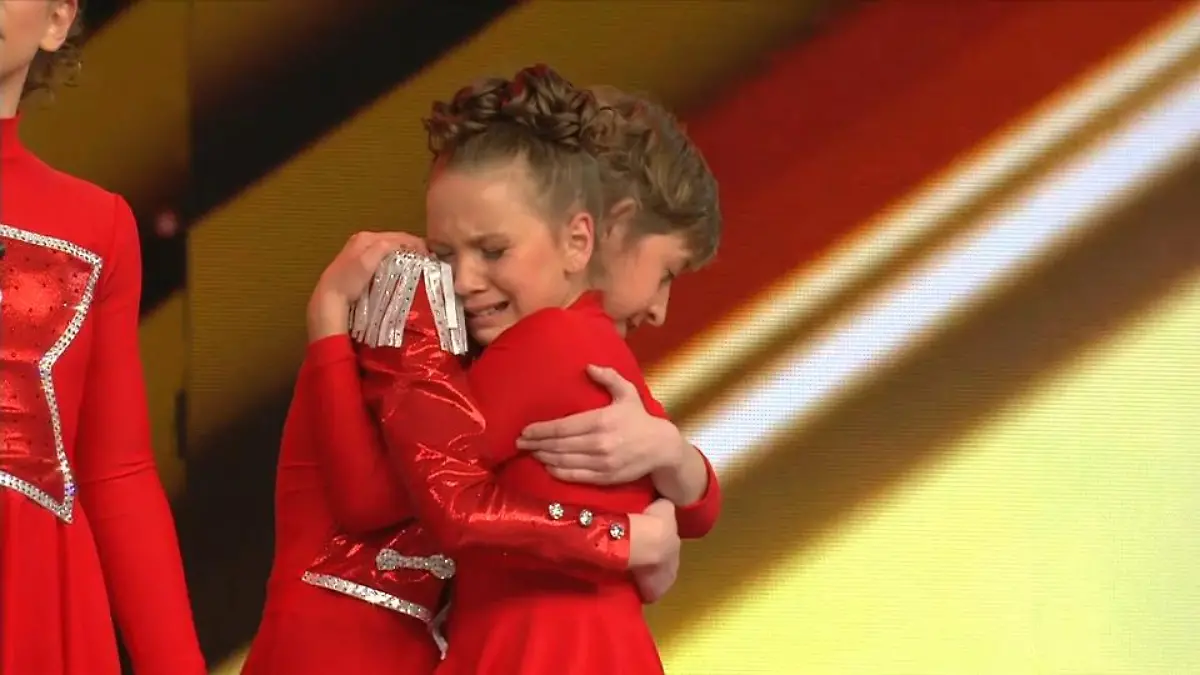 Nach dem Mega-Auftritt der Tanz-Kids fällt der Stress ab Sie haben bei "Das Supertalent" alle begeistert