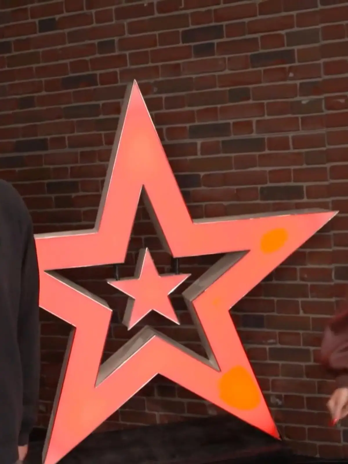 Bild zu: "Daniel und Victoria machen den Finalisten-Check"