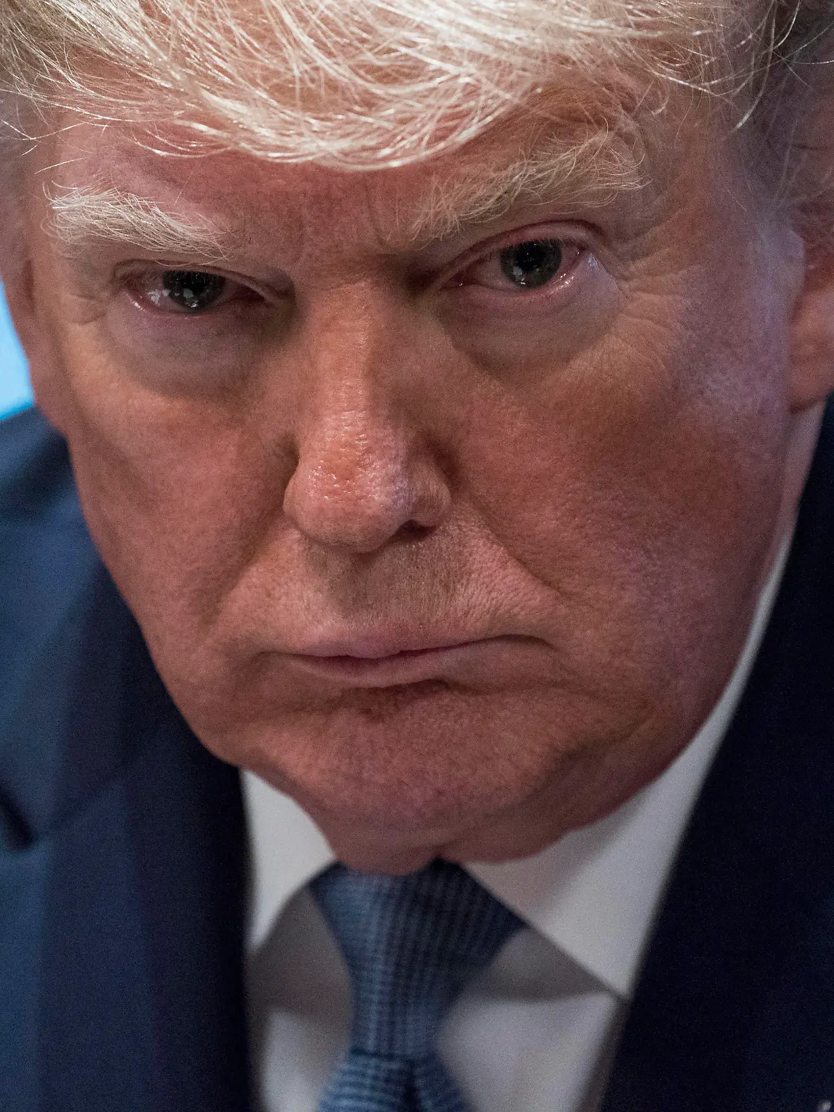  United States President Donald J. Trump participates in a round table meeting on education in the Cabinet Room of the White House in Washington, DC on Monday, December 9, 2019. PUBLICATIONxINxGERxSUIxAUTxONLY Copyright: xSarahxSilbigerx