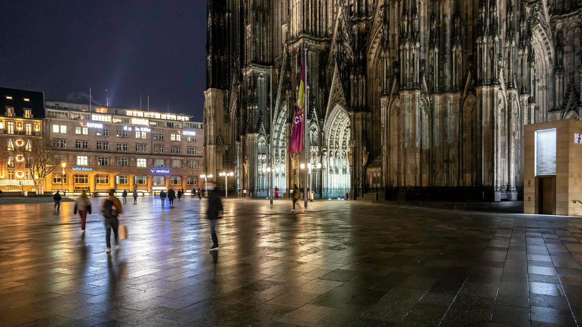Domplatte am Eingang zum Kölner Dom *** Domplatte at the entrance to Cologne Cathedral
