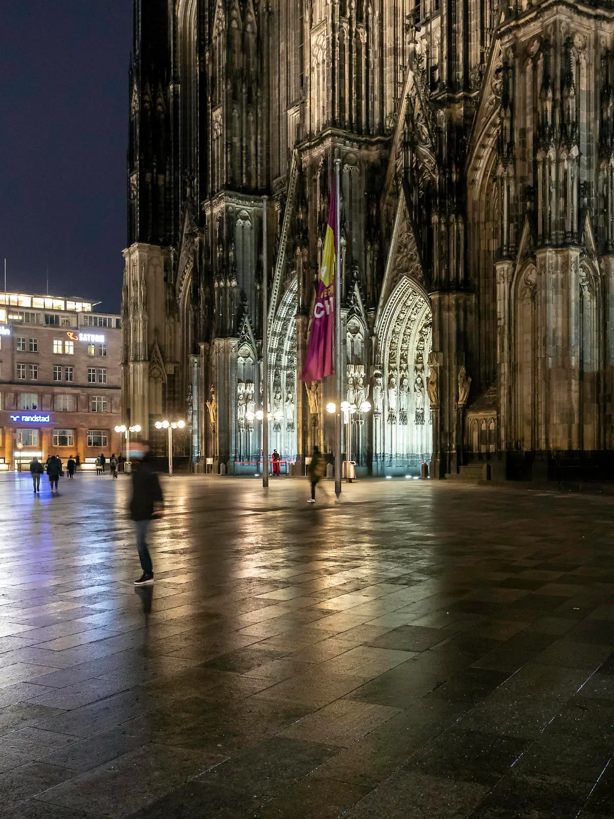  Domplatte am Eingang zum Kölner Dom *** Domplatte at the entrance to Cologne Cathedral