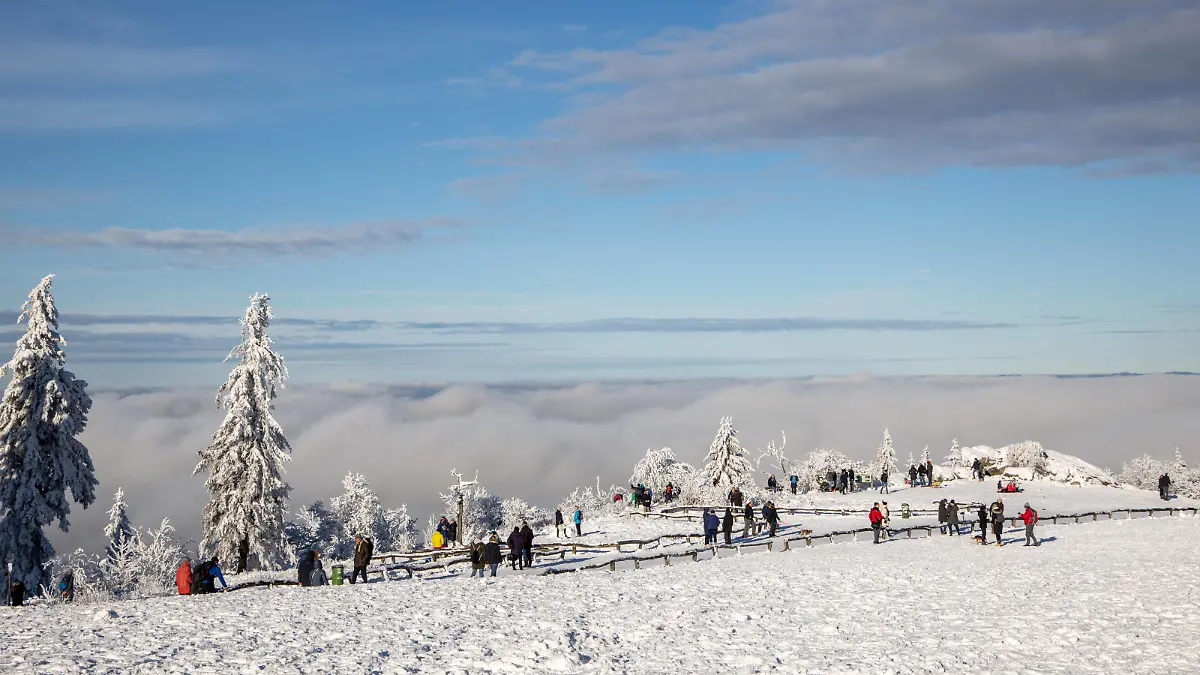Besucher auf dem Großen Feldberg.