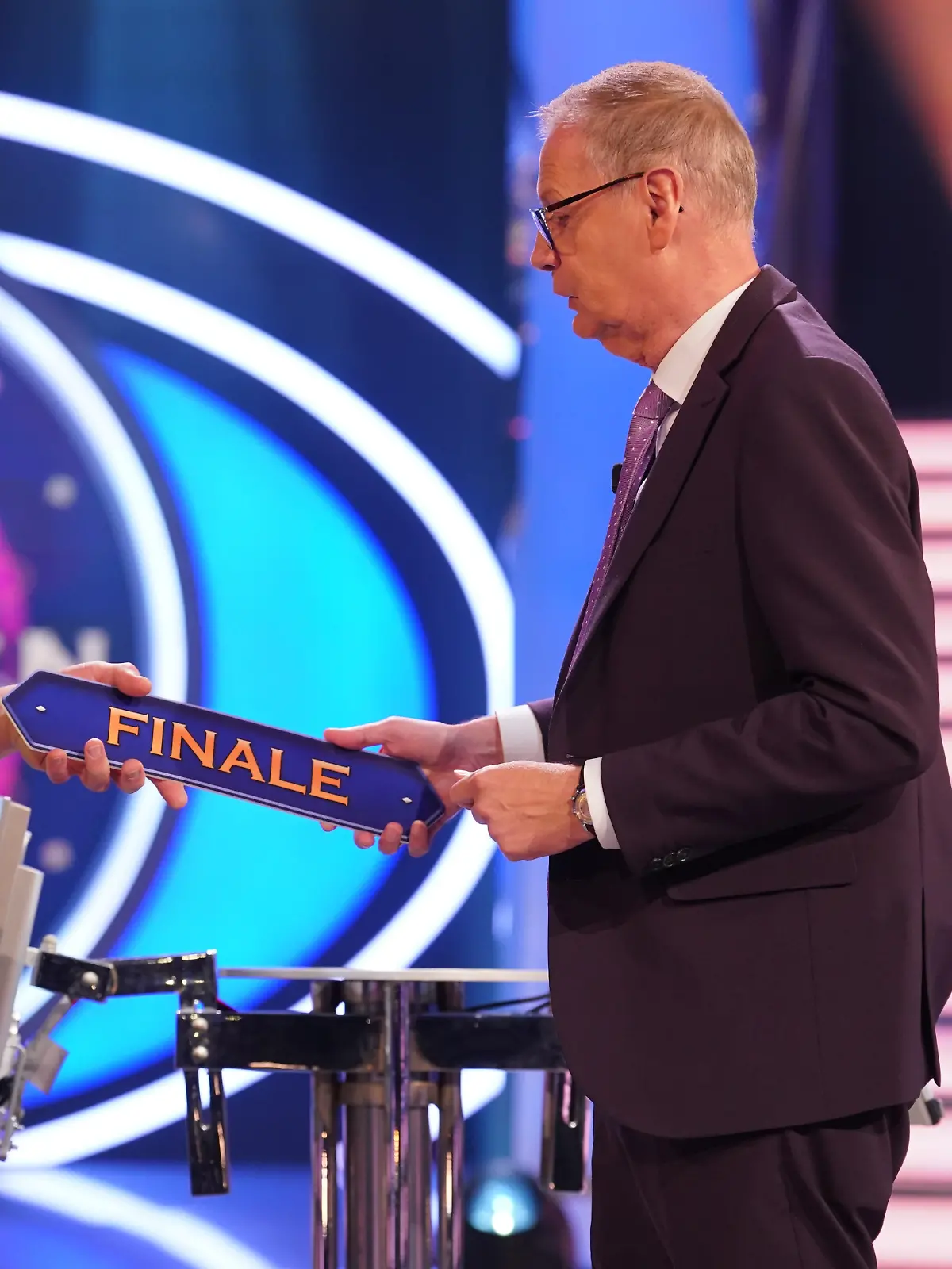 Achtung Sperrfrist für alle Medien bis 21.04.2025 I 23:45 Uhr

Andreas Wunderlich (l.) und Günther Jauch

+++ Die Verwendung des sendungsbezogenen Materials ist nur mit dem Hinweis und Verlinkung auf RTL+ gestattet. +++